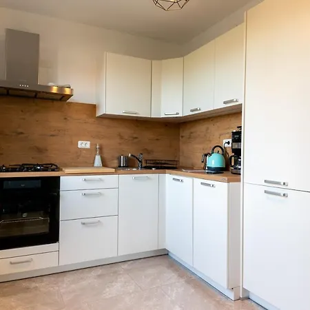 Apartmaji Lana 21