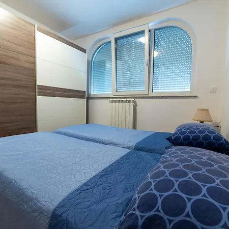 Апартаменты Apartmaji Lana 21 *