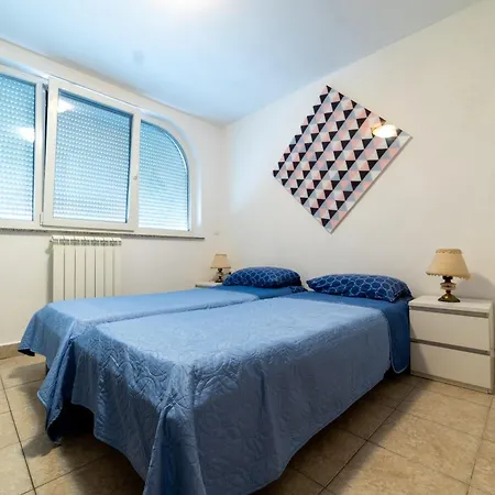 Apartmaji Lana 21 * Копер