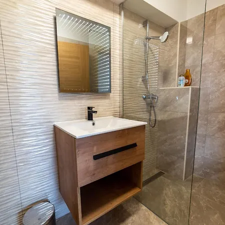 Apartmaji Lana 21