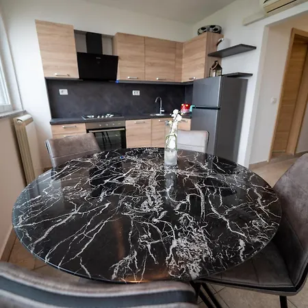 Апартаменты Apartmaji Lana 21 Копер