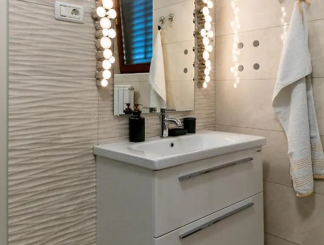 公寓 Apartmaji Lana 21 *