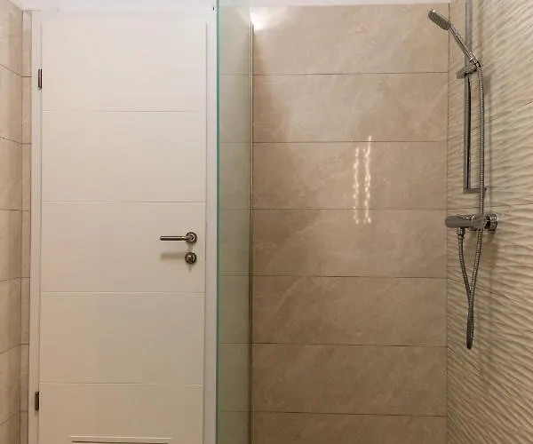 Apartmaji Lana 21 * 科佩尔